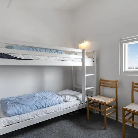 2 Bedroom Cozy In Ringkbing Апартаменты *