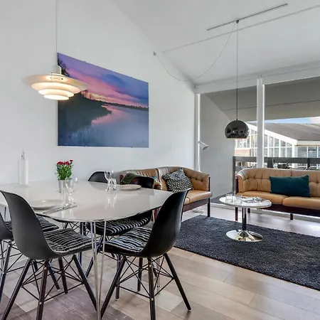 2 Bedroom Cozy In Ringkbing Апартаменты *